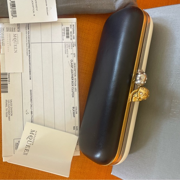 VINTAGE BLACK/WHITE TWIN Skull Clasp Clutch - Picture 2 of 16